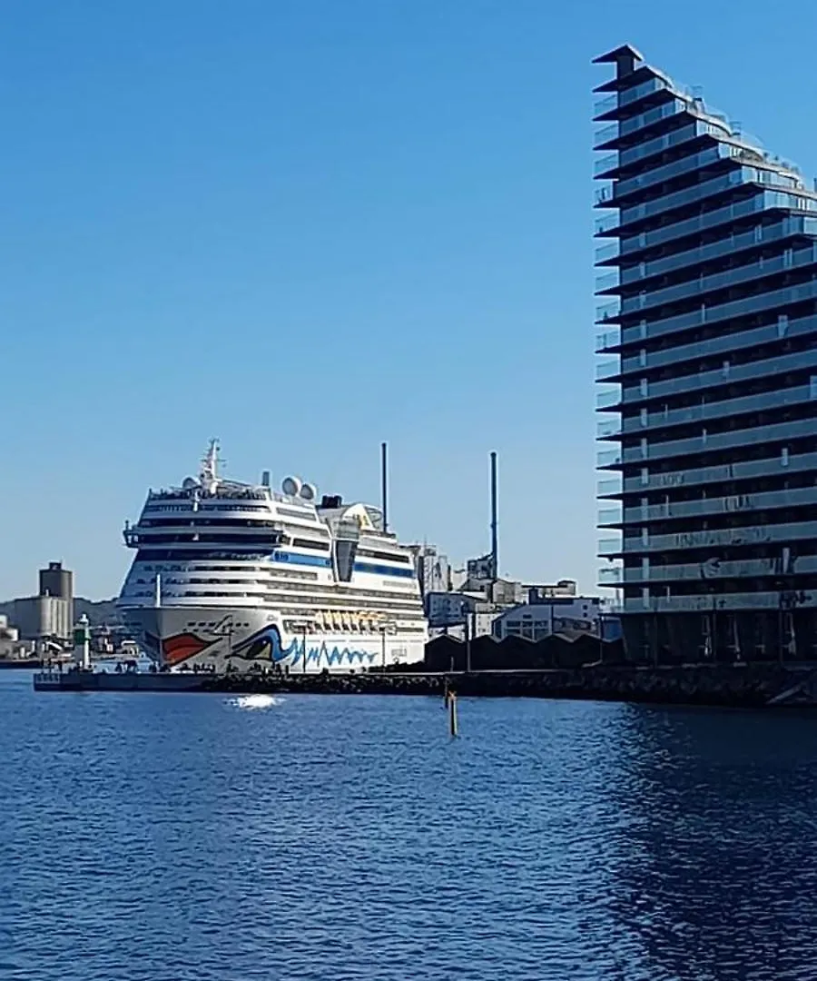 Best Private Seaview Apartment - 2 Balconies, 11Th Floor, Elevator, Friendly Lively Area Århus 0*,  Dánsko