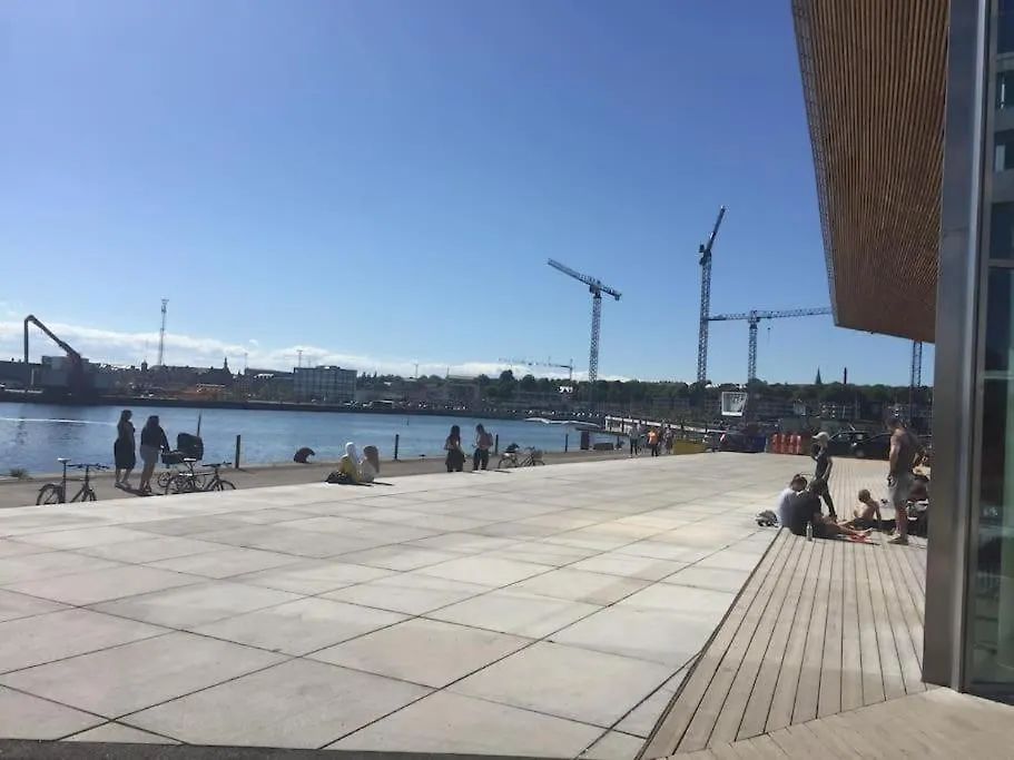 Best Private Seaview Apartment - 2 Balconies, 11Th Floor, Elevator, Friendly Lively Area Århus