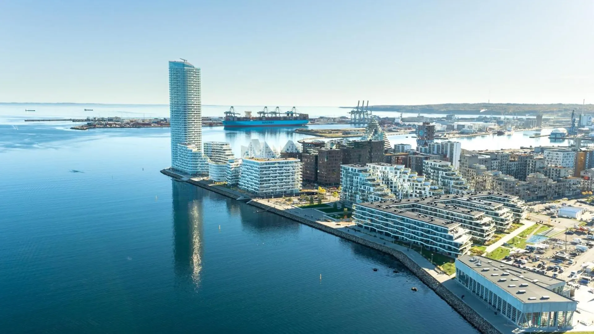 Best Private Seaview Apartment - 2 Balconies, 11Th Floor, Elevator, Friendly Lively Area Århus Dánsko